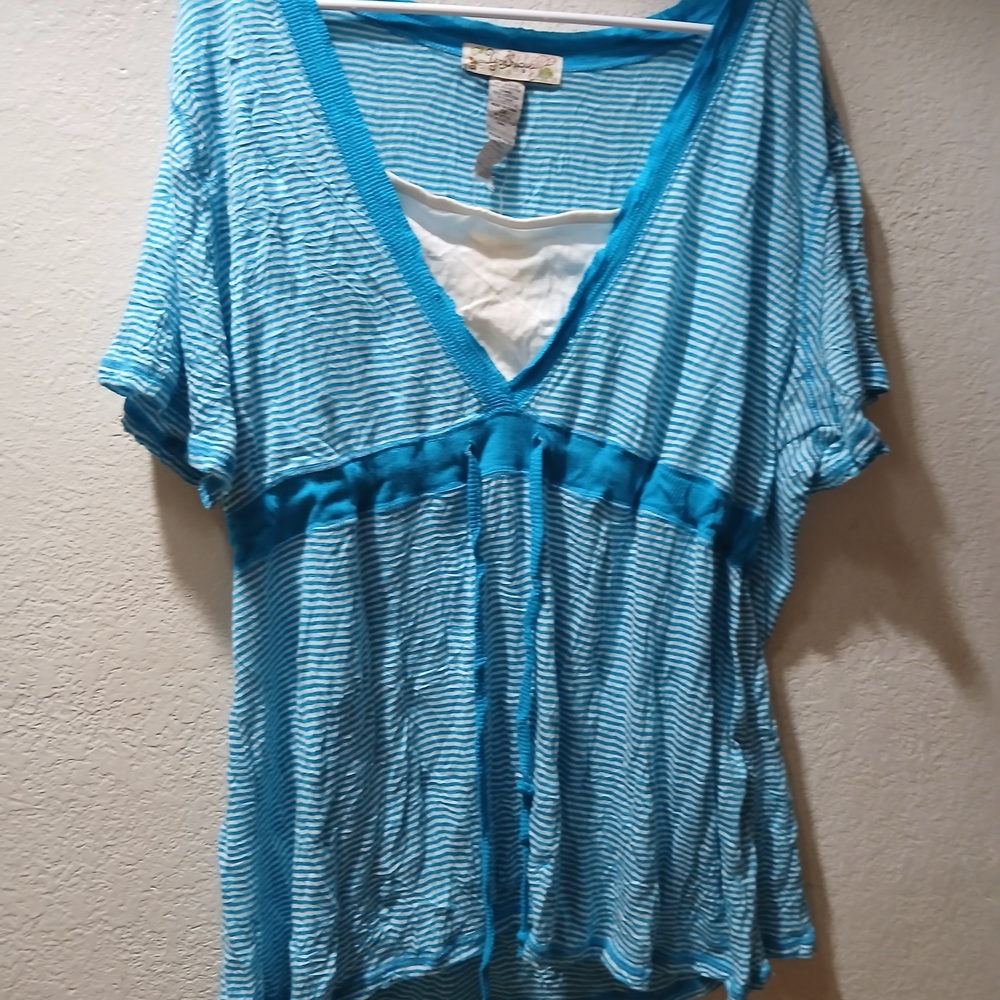 Younique nwot size 1X Aqua Striped Top